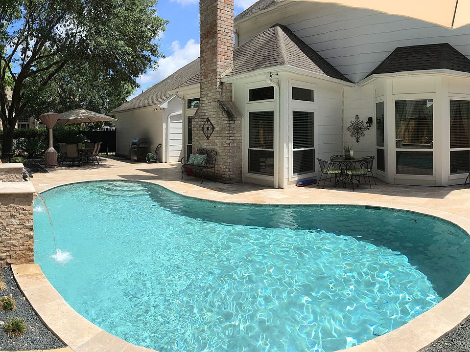 2nd image of 902 Oak Parkway Dr