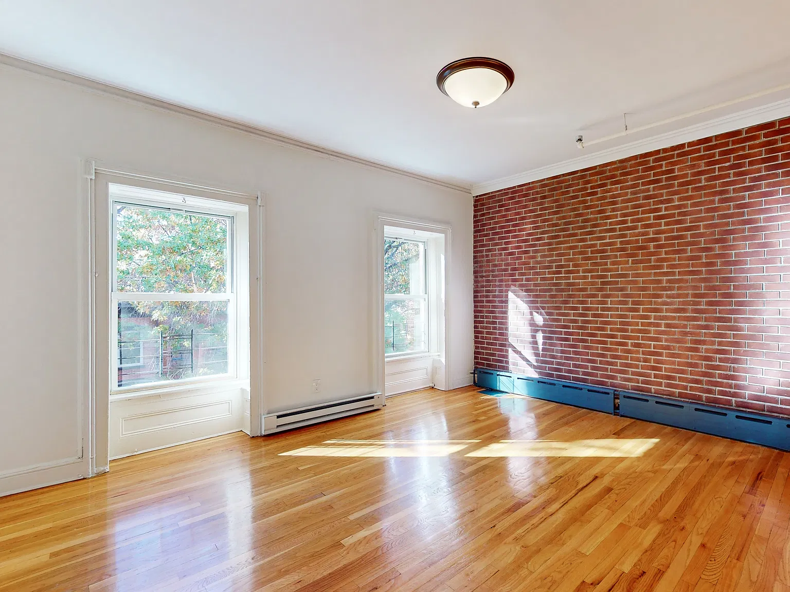 467 Waverly Avenue — Photo 2