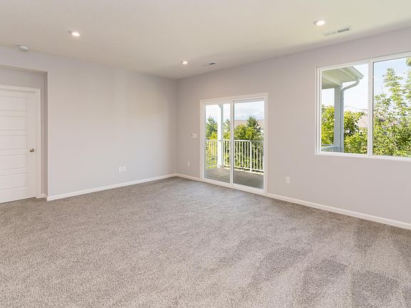 3rd image of 636 Morven Park Dr
