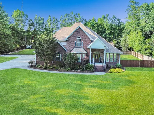 121 Wintergreen Rd, Walterboro, SC 29488