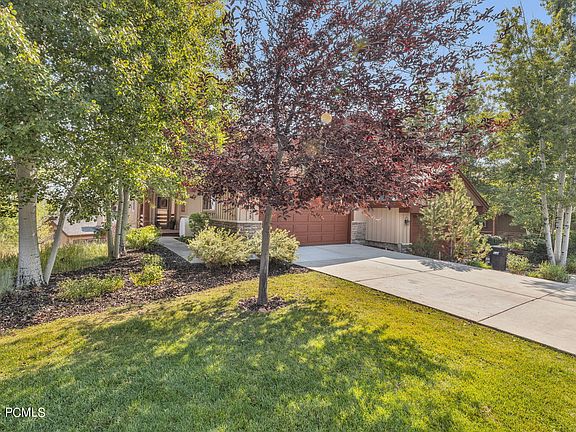 3rd image of 3435 Cedar Dr