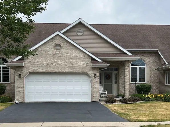 1305 Northlake Ct, Rochelle, IL 61068