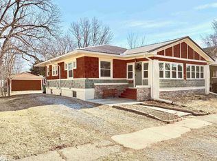 809 S 4th St, Fairfield, IA 52556
