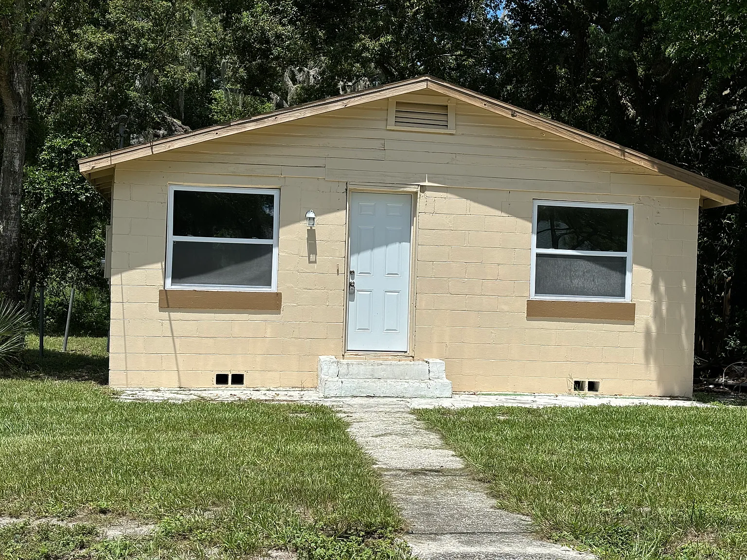 2 bed, 672 sqft, $1,200 — Photo 1