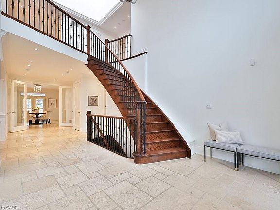 5th image of 253 Jones St