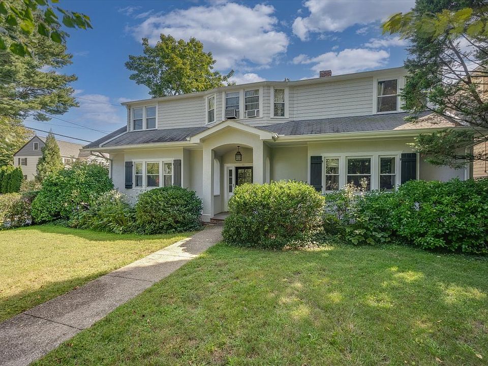 1st image of 11 Cherry Ave #2