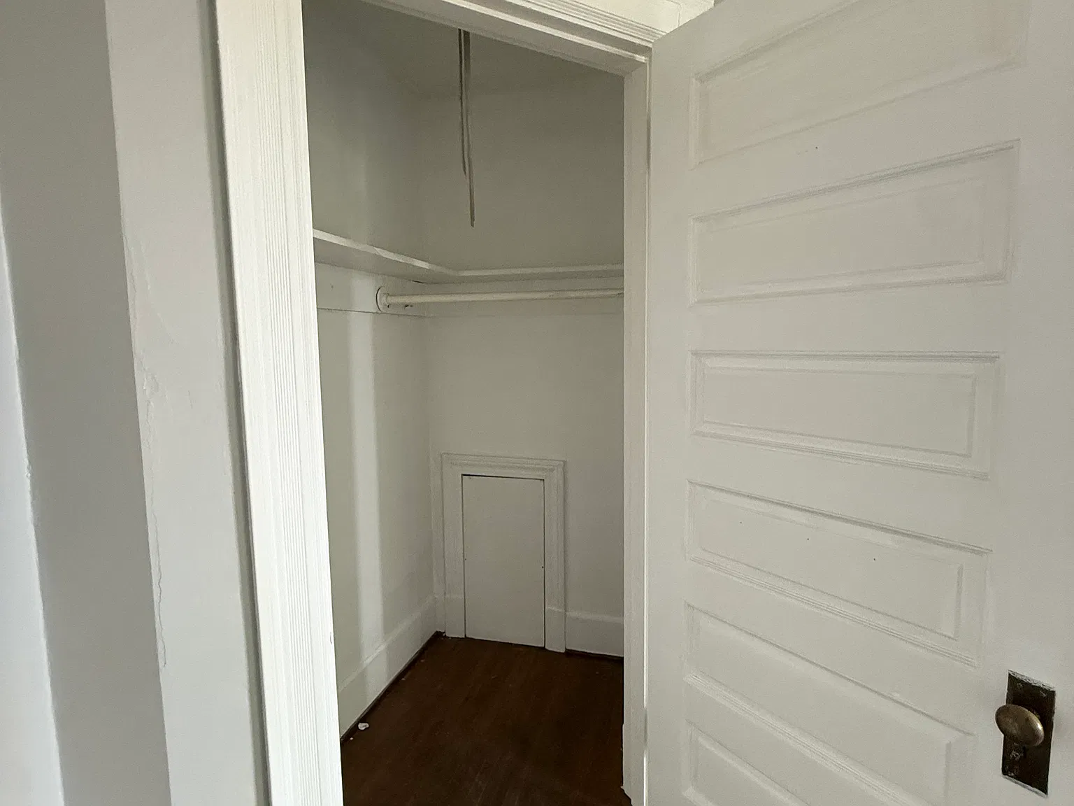 721 E High St — Photo 3