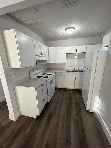 5703 Avenue B Photo 1