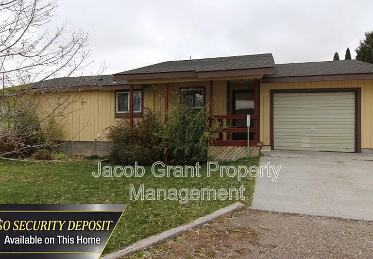 5023 E Walker Ave #A — Photo 2