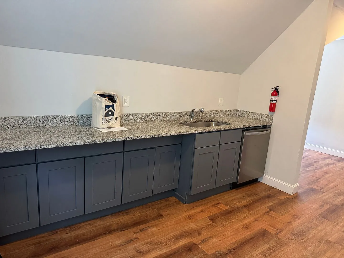 986 Smith St, Providence — Photo 4