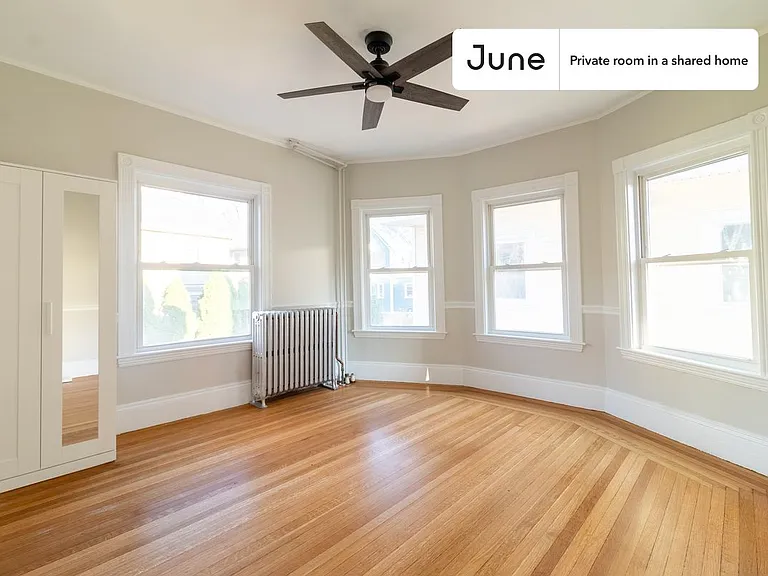 41 Brook St #E — Photo 6