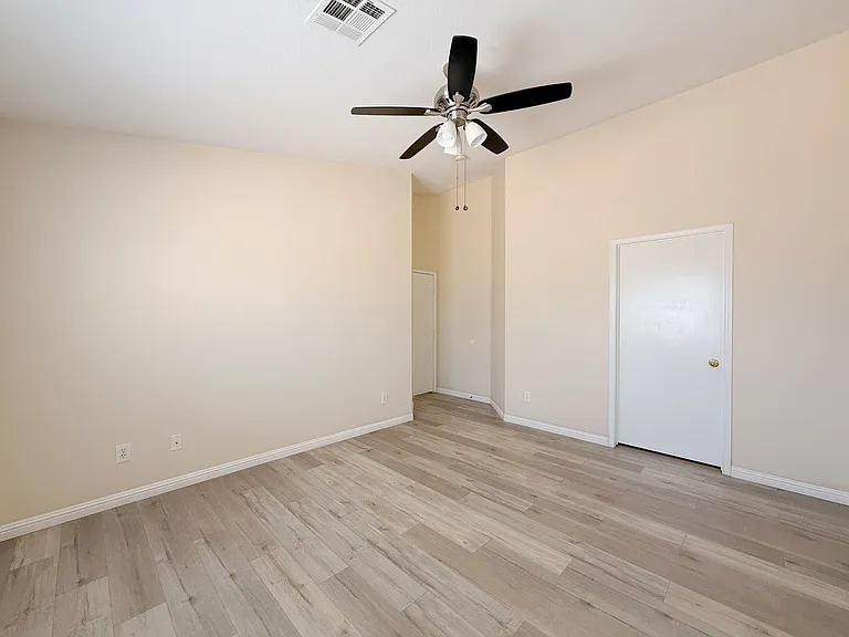 3320 Park Town St — Photo 7