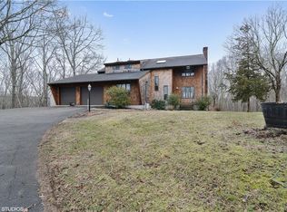 39 Wellstown Rd, Ashaway, RI 02804