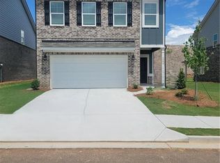 1084 Georgian Point Dr, Lawrenceville, GA