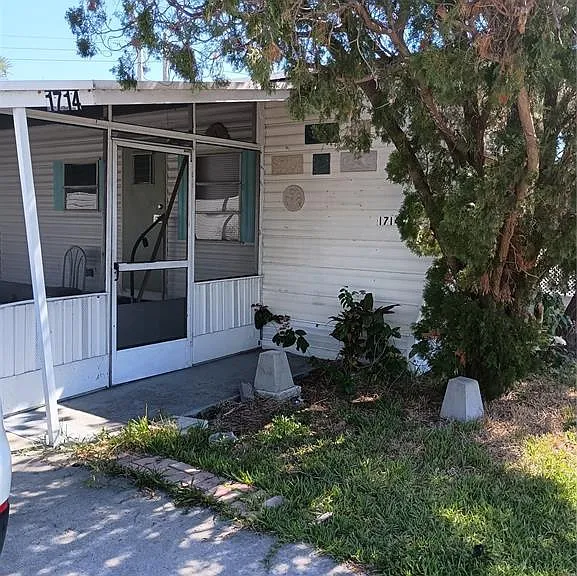 1714 Florida Blvd — Photo 1