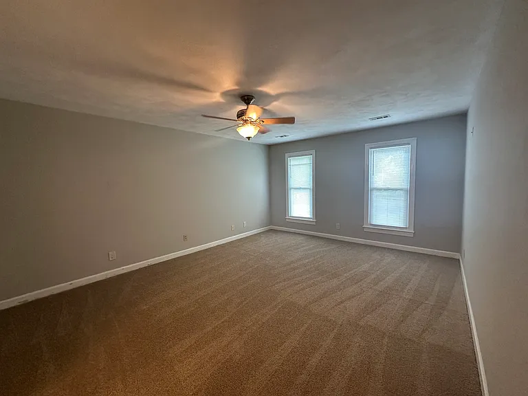 608 Hearndon Ct — Photo 21