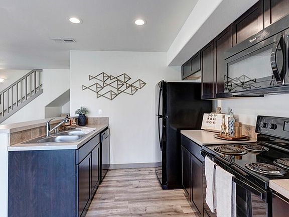 Contemporary Kitchen with Breakfast Bar
