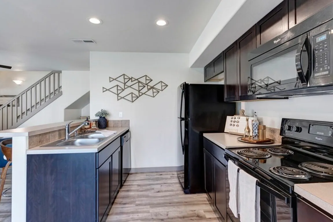 Contemporary Kitchen with Breakfast Bar