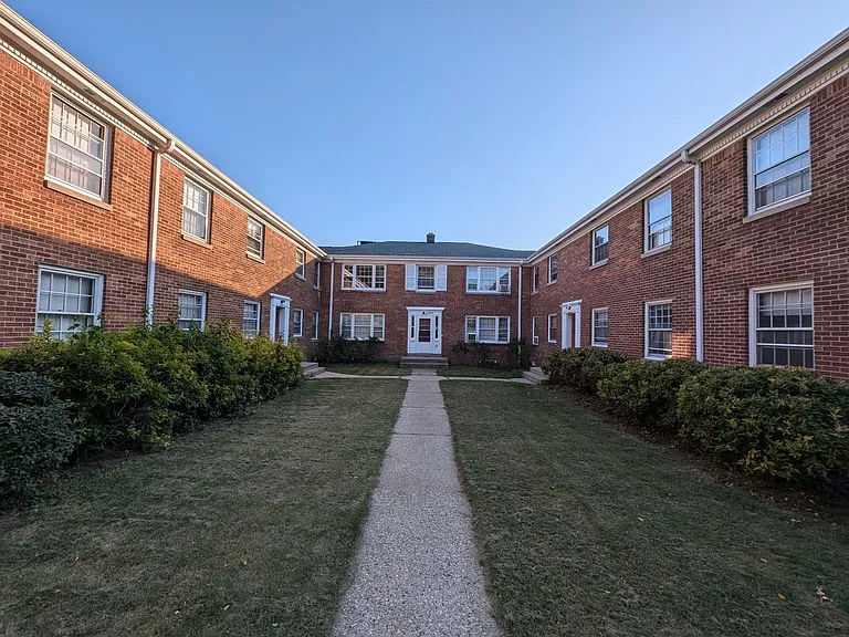 5515-5519 W Martin Dr — Photo 27
