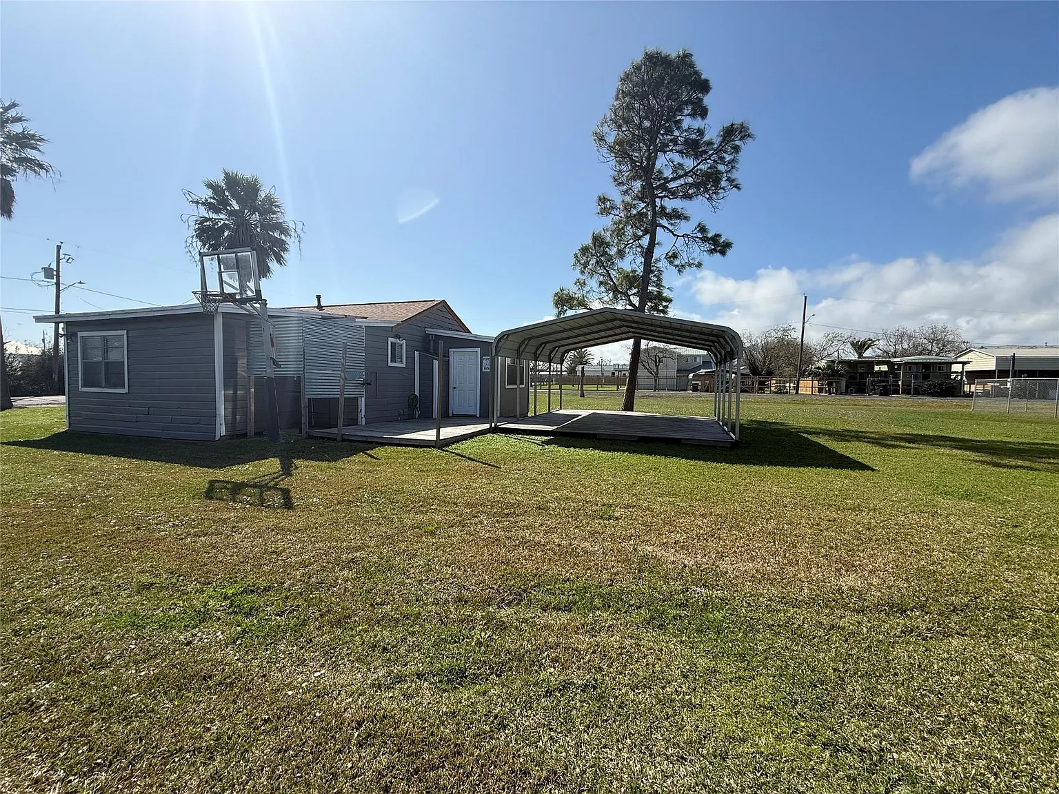 1 bed, 1.0 bath, 688 sqft, $1,600 — Photo 3