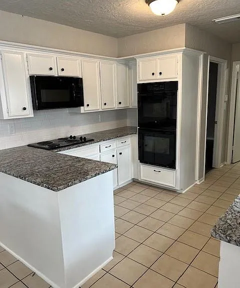 16326 Locke Haven Dr — Photo 1