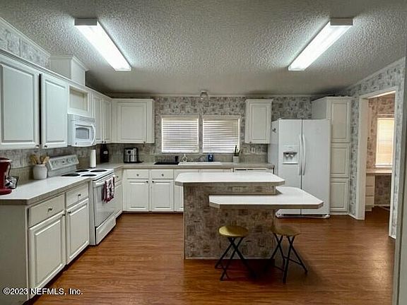 5th image of 13723 NE 147TH Terrace