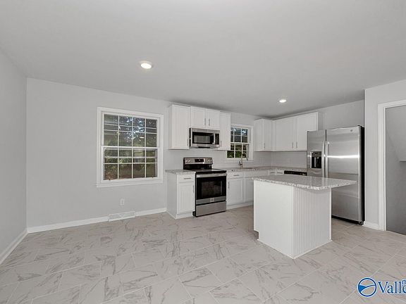 2nd image of 402 Hillmont Dr NW