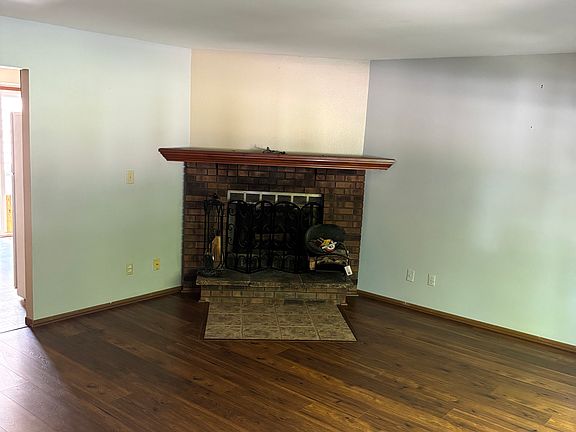 2nd image of 2522 Gaylord Ave
