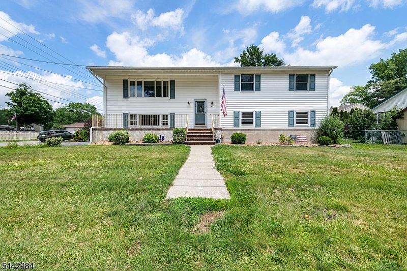 1st image of 67 Greenbrook Dr
