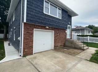 55 Madison Ave, Roosevelt, NY 11575