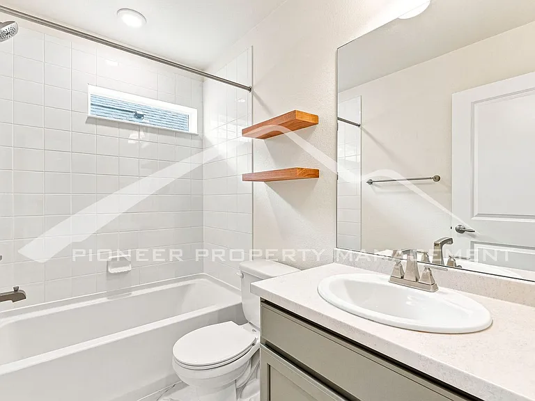 2883 S Fox St — Photo 15