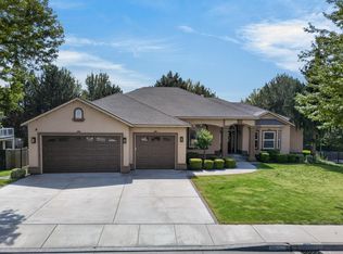 8805 W 3rd Ave, Kennewick, WA 99336