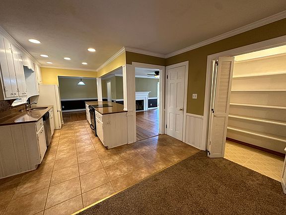 4th image of 1601 Hopkins Dr