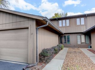 20 Brookside Pl, Springfield, IL 62704