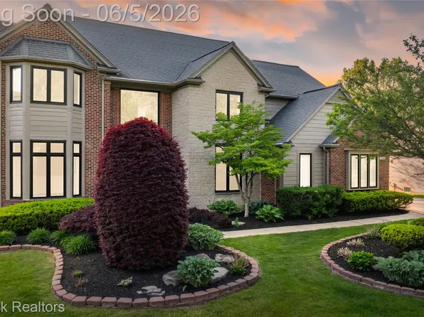 6664 Apple Blossom Trl, West Bloomfield, MI 48322