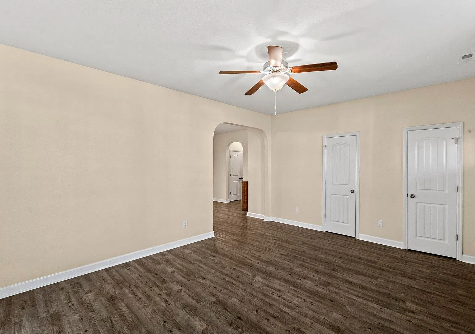 Spacious 4-Bedroom Home with Fenced Yard, Fireplace & More! — Photo 4