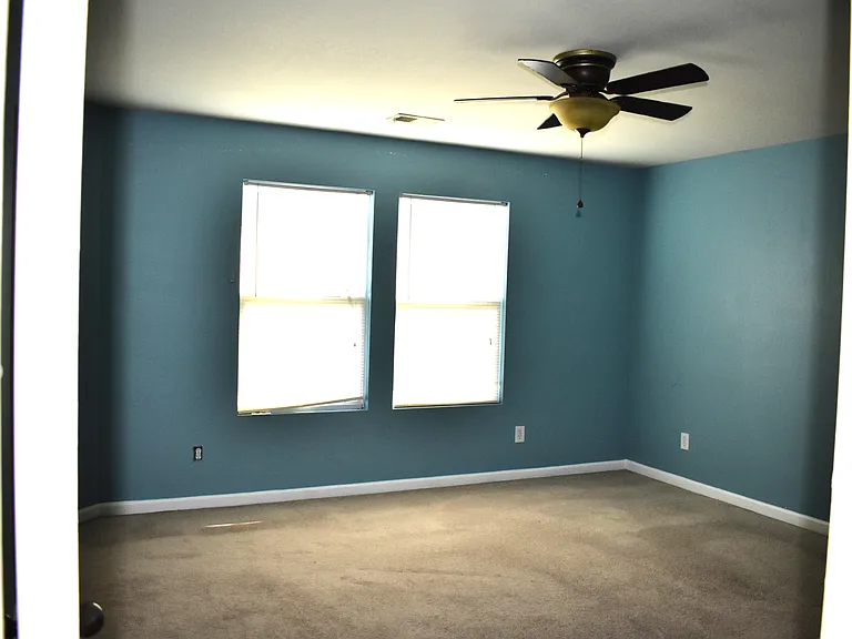 15445 Tyler Mill Dr — Photo 2