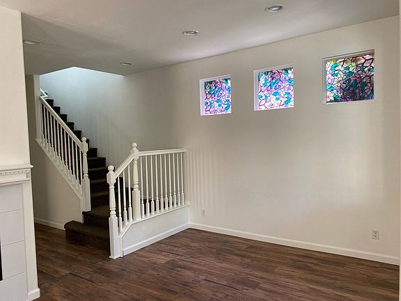 The skylight decors might have changed recently.