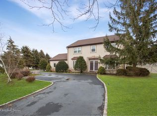 176 Southfield Rd, Baiting Hollow, NY 11933