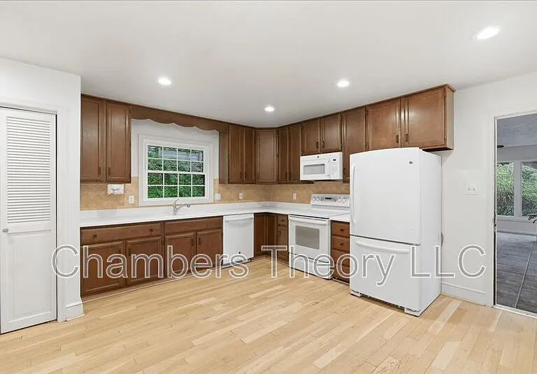 1436 Ironwood Dr — Photo 12