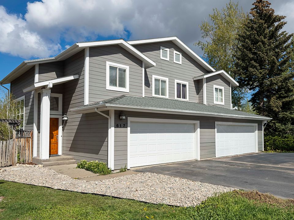 1st image of 617 Willow Dr