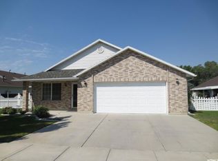 1691 N 950 W, Clinton, UT 84015