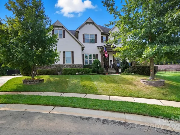 546 Abelia Ln, Tega Cay, SC 29708