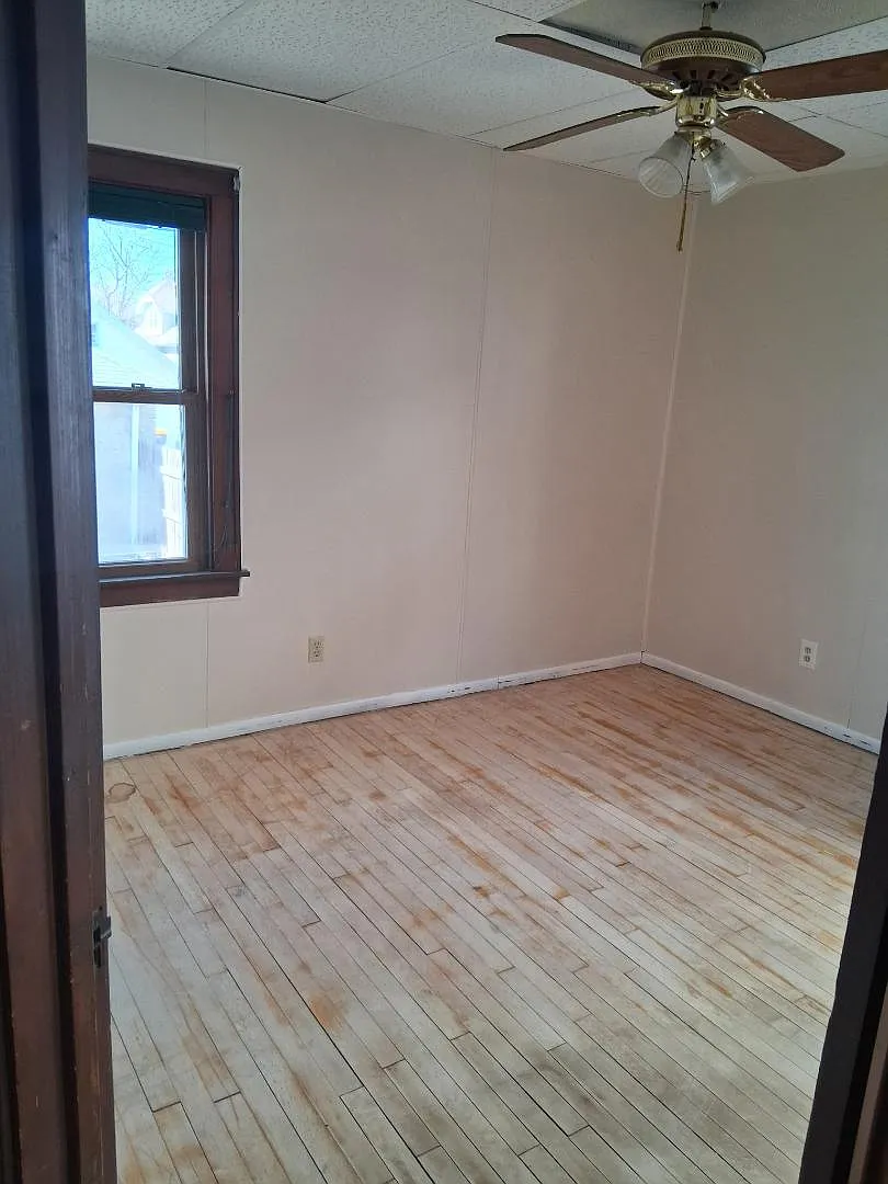 Unit Photo - 847 S 73rd St #847