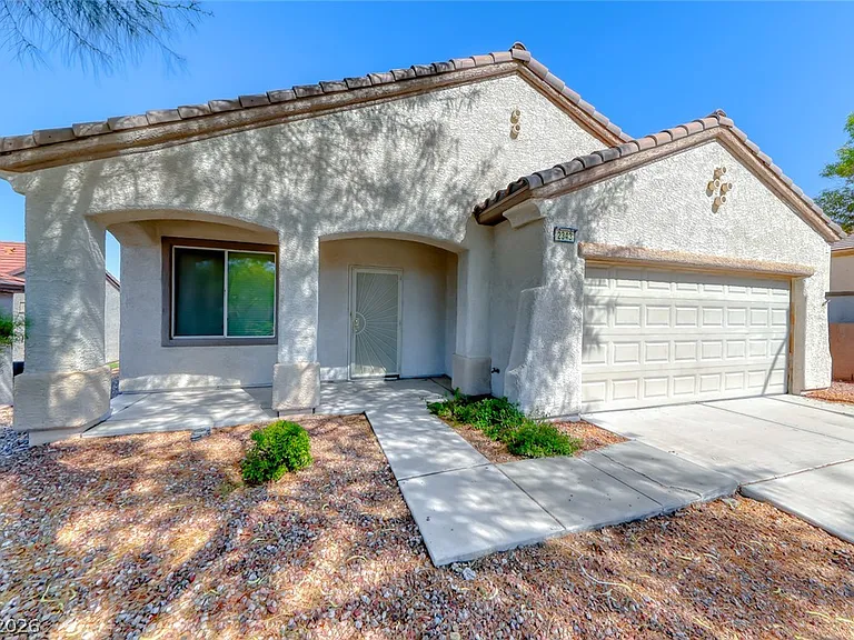 2343 Schaeffer Hills Dr — Photo 3