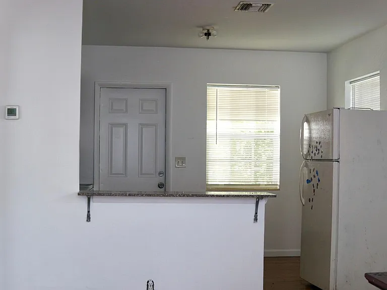 1307 Lucerne Ave #1 — Photo 5