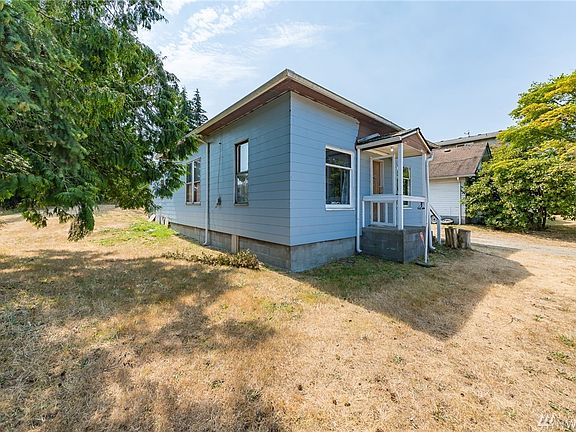 4th image of 2410 Melvin Ave
