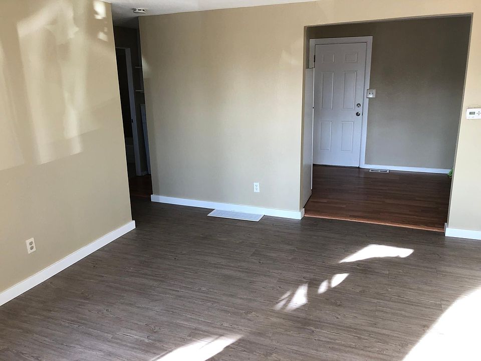 1st image of 4259 W Dakota Ave