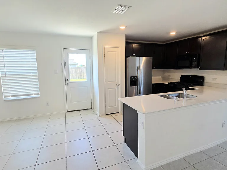 2600 Turtle Dove Dr — Photo 4