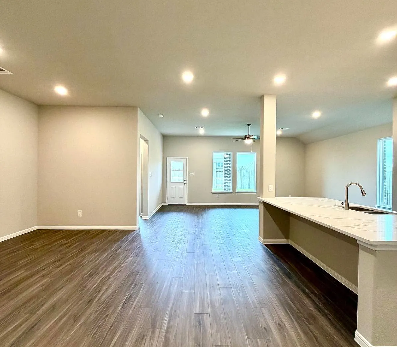 4 bed, 2050 sqft, $2,550 — Photo 1